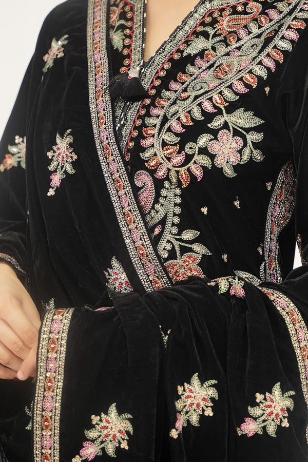 Rozi - Luxury Velvet Outfit with Embroidered Velvet Shawl